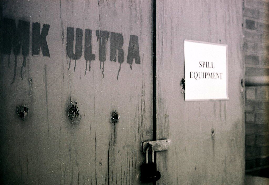 MK-Ultra: o experimento real que virou paranoia coletiva