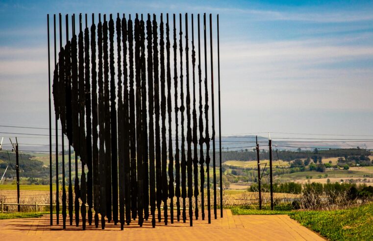 Alterando o Passado: E se o Efeito Mandela for a Prova?